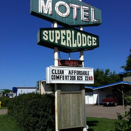 Superlodge ลอยด์มินสเตอร์ ภายนอก รูปภาพ