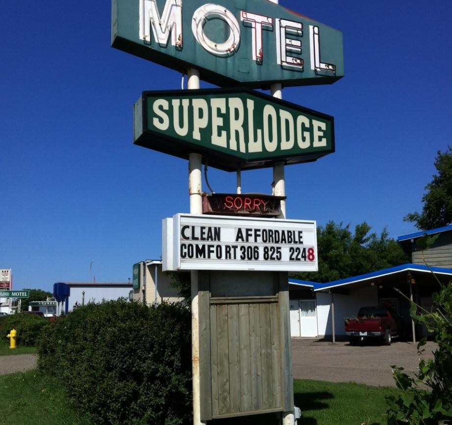 Superlodge ลอยด์มินสเตอร์ ภายนอก รูปภาพ